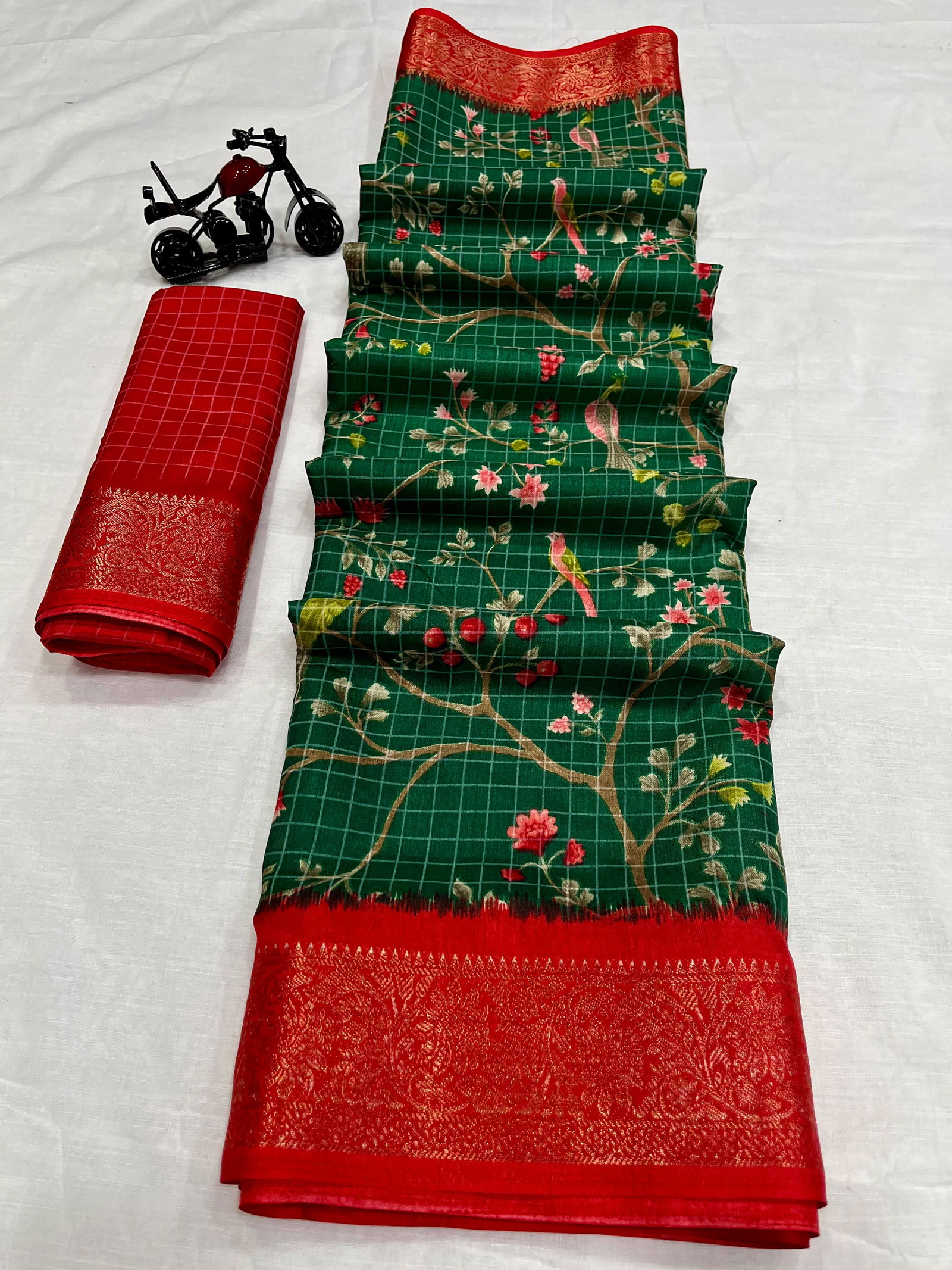 Wow Hit Antic Designer Printed Dola Silk Non Catalog Saree Wholesale Online
